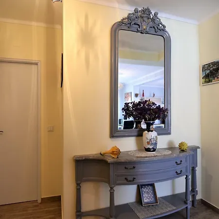 T2 Galeoes Apartament